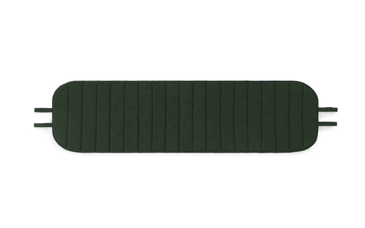 Schwarzes Sitzkissen der Vig Kollektion aus Memory-Schaum und Polyester mit Paspelierung und Klettbändern zur Befestigung.