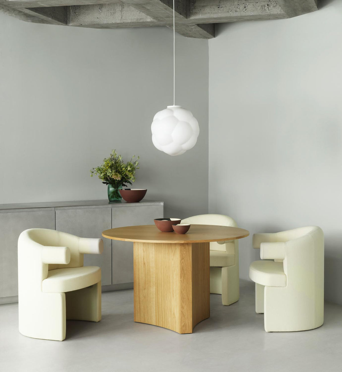 Burra Stuhl in Vidar 1511 präsentiert im Onlineshop von KAQTU Design AG. Stuhl mit Armlehne ist von Normann Copenhagen