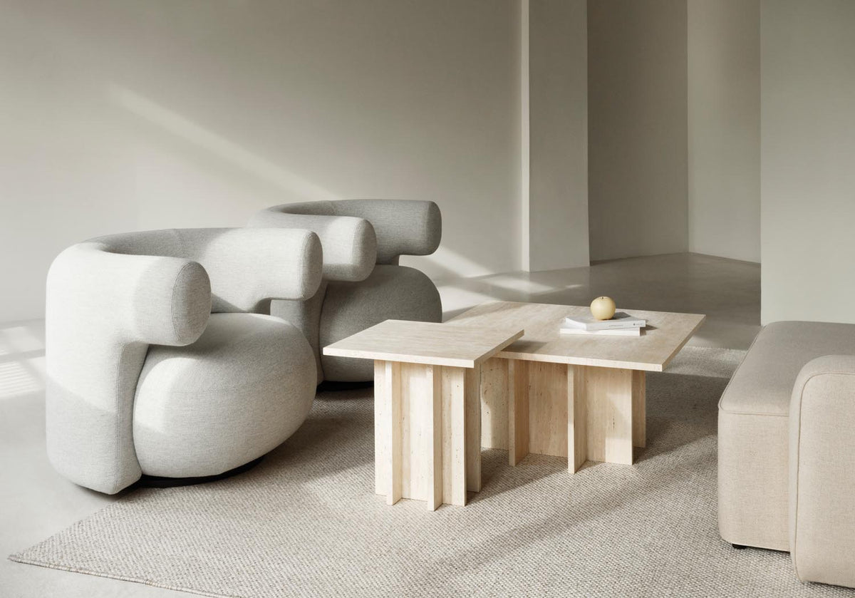 Edge Couchtisch Klein Travertin in  präsentiert im Onlineshop von KAQTU Design AG. Beistelltisch ist von Normann Copenhagen