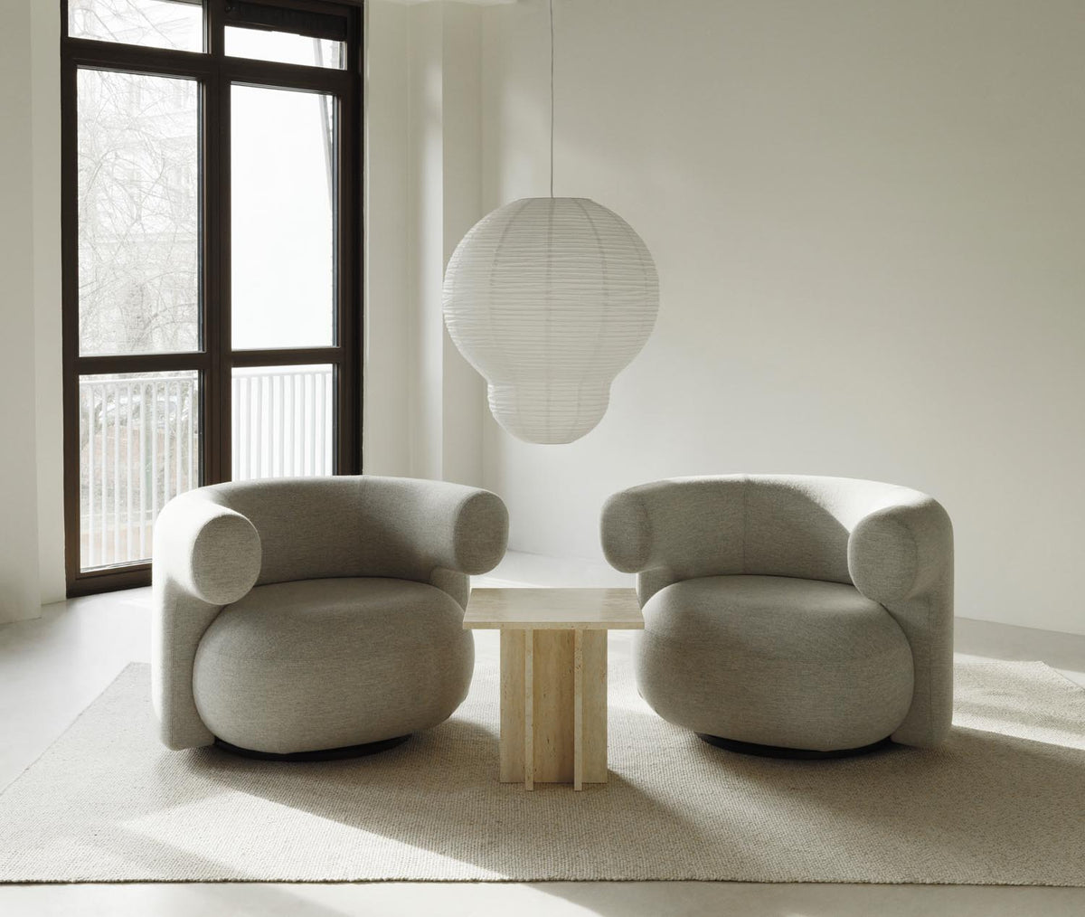 Edge Couchtisch Klein Travertin in  präsentiert im Onlineshop von KAQTU Design AG. Beistelltisch ist von Normann Copenhagen
