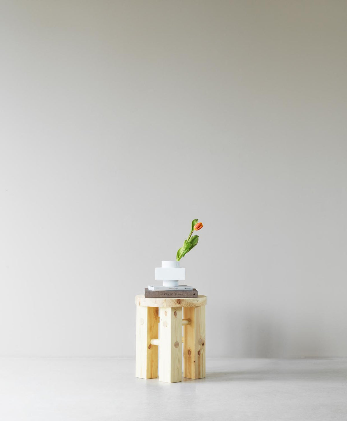 Fyr Hocker in  präsentiert im Onlineshop von KAQTU Design AG. Hocker ist von Normann Copenhagen