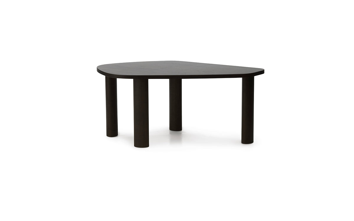 Sculp Couchtisch Gross Braun Gebeiztes Eschenholz in Brown präsentiert im Onlineshop von KAQTU Design AG. Couchtisch ist von Normann Copenhagen