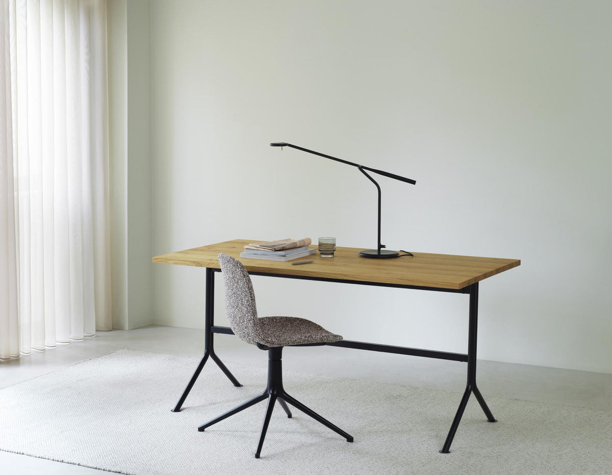 Kip Schreibtisch in  präsentiert im Onlineshop von KAQTU Design AG. Schreibtisch ist von Normann Copenhagen