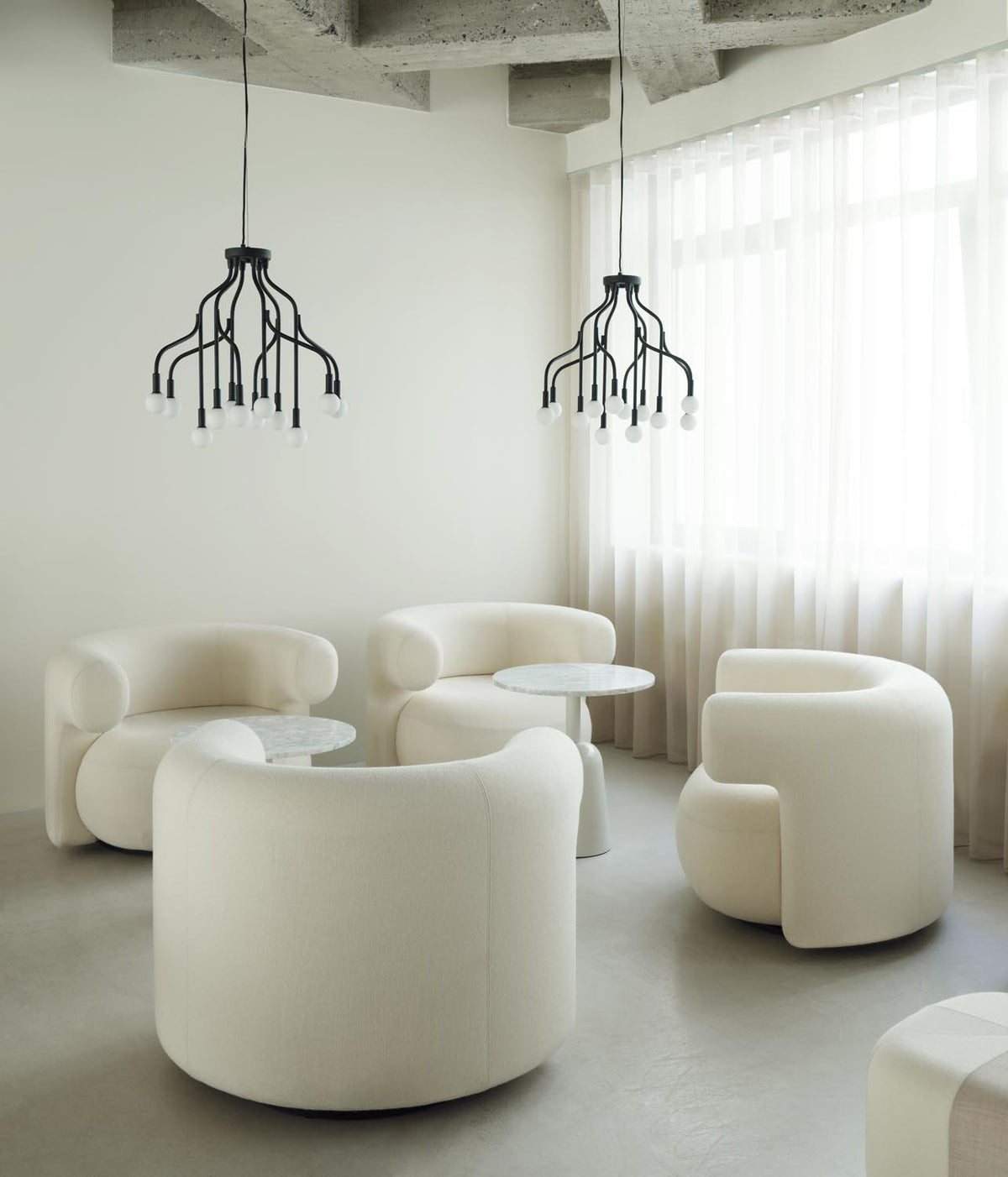 Vekst Lampe Klein EU Schwarz in  präsentiert im Onlineshop von KAQTU Design AG. Pendelleuchte ist von Normann Copenhagen