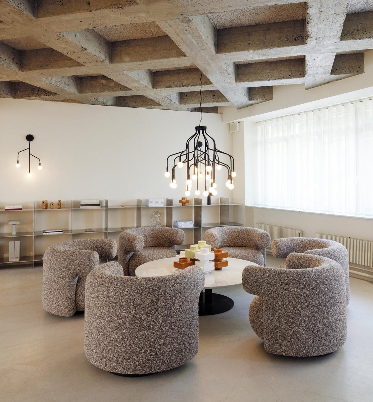 Vekst Lampe Gross EU Schwarz in  präsentiert im Onlineshop von KAQTU Design AG. Pendelleuchte ist von Normann Copenhagen