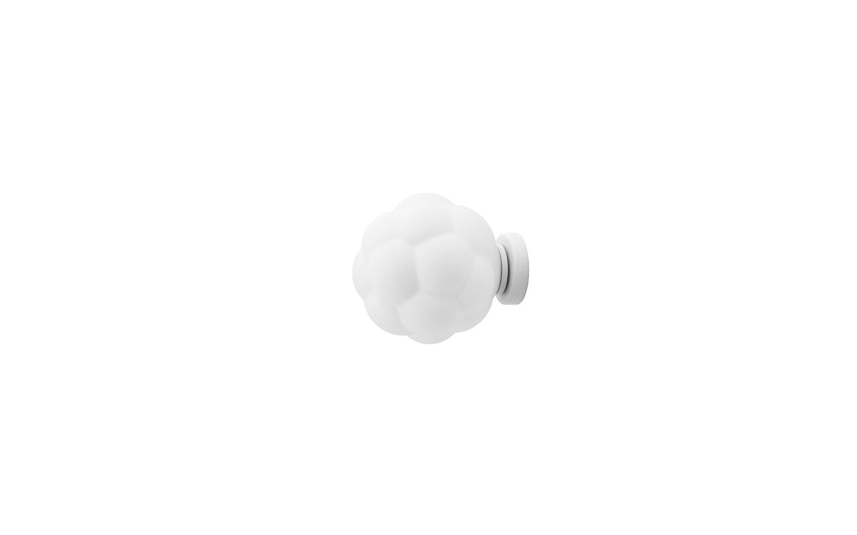 Bubba Leuchte Decke / Wand EU in White präsentiert im Onlineshop von KAQTU Design AG. Deckenleuchte ist von Normann Copenhagen
