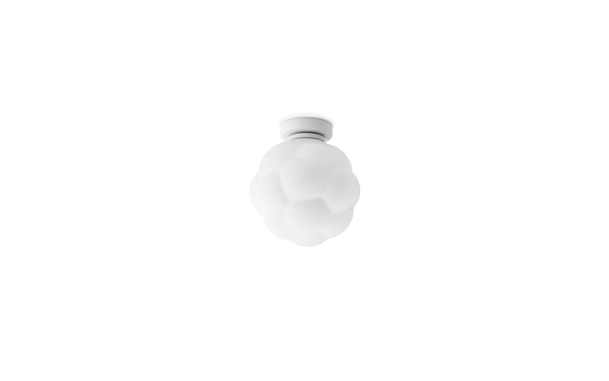 Bubba Leuchte Decke / Wand EU in White präsentiert im Onlineshop von KAQTU Design AG. Deckenleuchte ist von Normann Copenhagen