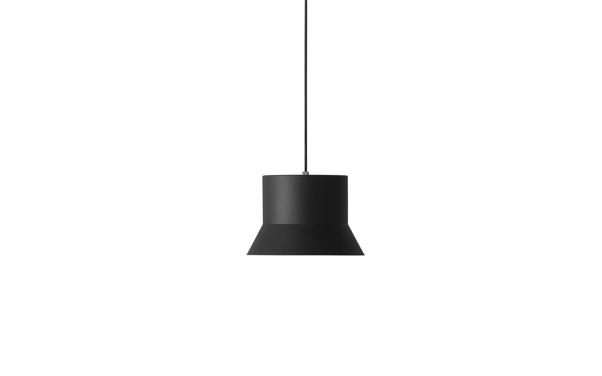 Hat Leuchte Gross EU in  präsentiert im Onlineshop von KAQTU Design AG. Pendelleuchte ist von Normann Copenhagen