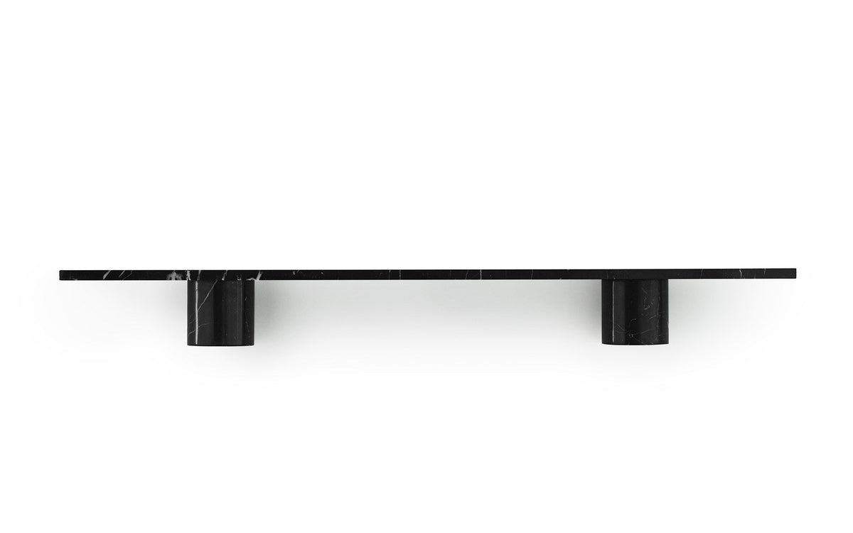 Wandregal aus schwarzem Nero Marquina Marmor mit gerader Steinplatte auf zwei runden Marmor-Trägern, Design von Simon Legald.