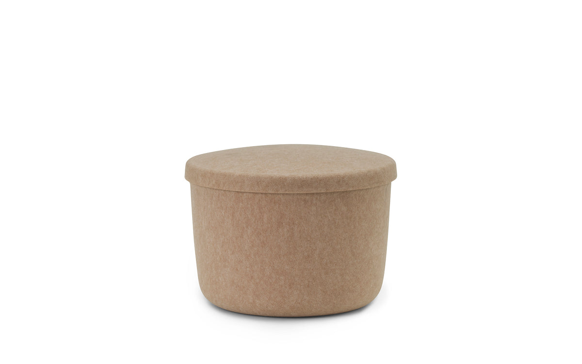 Hide Storage Pouf klein in Sand präsentiert im Onlineshop von KAQTU Design AG. Pouf ist von Normann Copenhagen