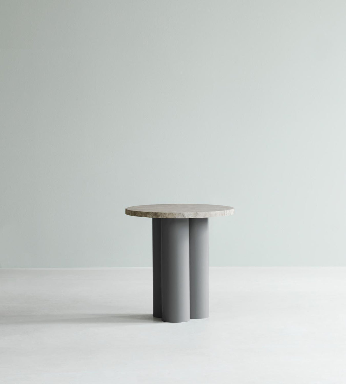 Dit Beistelltisch in Grau Travertine Silver präsentiert im Onlineshop von KAQTU Design AG. Beistelltisch ist von Normann Copenhagen