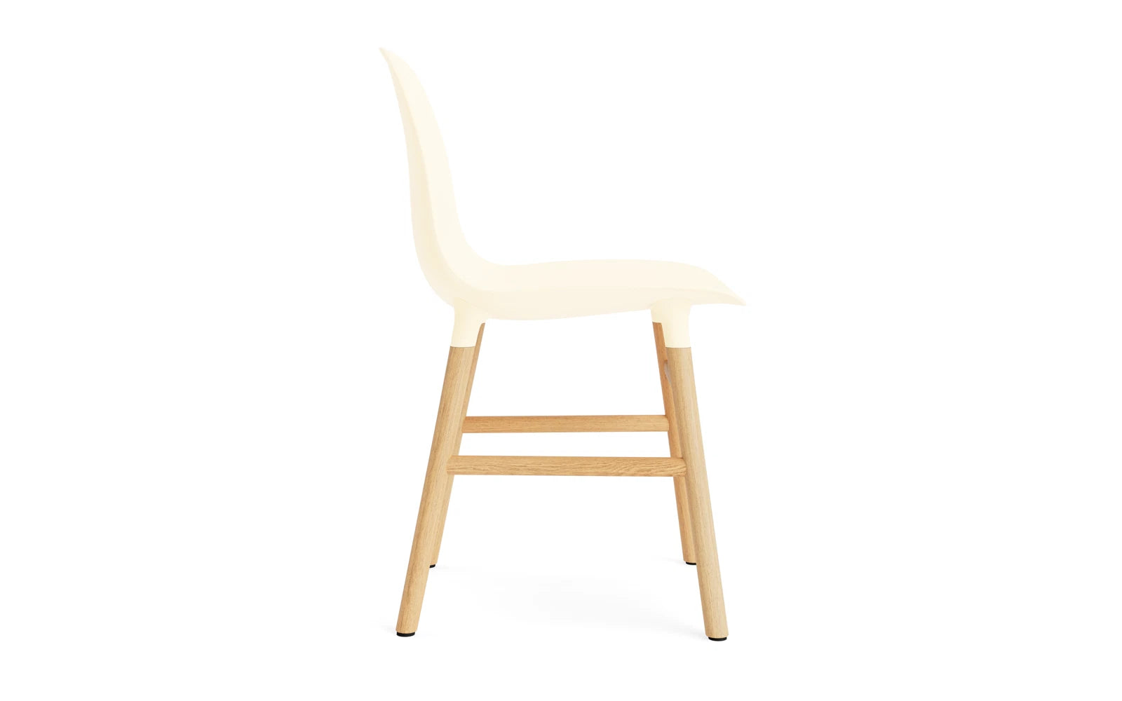 Form Stuhl Creme/Eiche in  präsentiert im Onlineshop von KAQTU Design AG. Stuhl ist von Normann Copenhagen