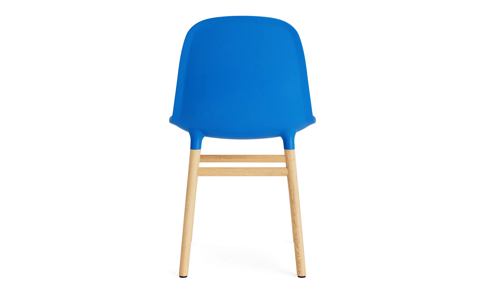Form Stuhl Leuchtendes Blau/Eiche in  präsentiert im Onlineshop von KAQTU Design AG. Stuhl ist von Normann Copenhagen