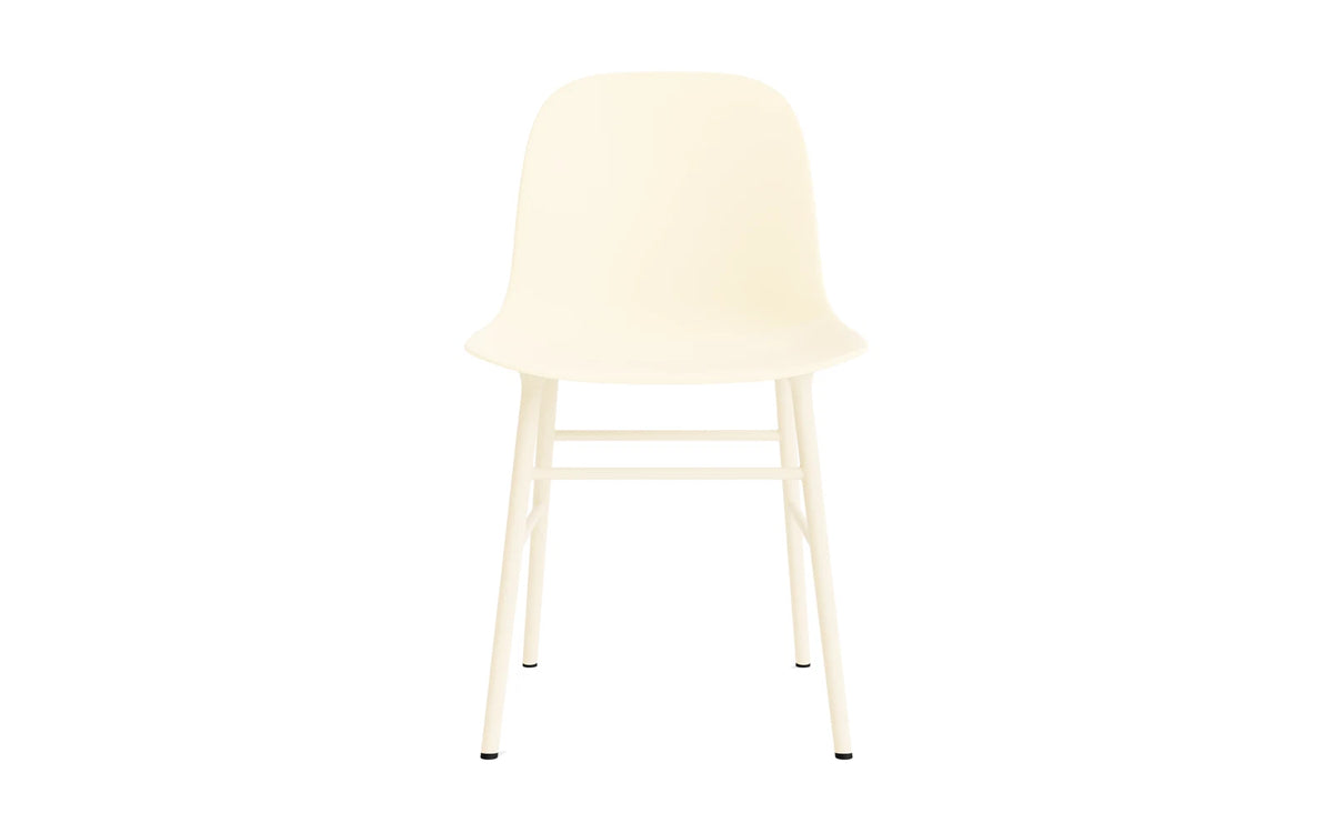 Form Stuhl Creme in Creme präsentiert im Onlineshop von KAQTU Design AG. Stuhl ist von Normann Copenhagen