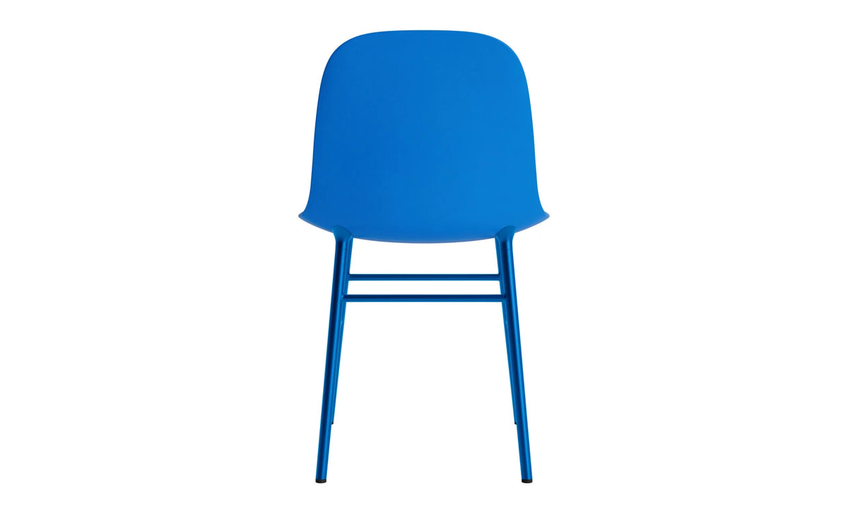 Form Stuhl Leuchtendes Blau in Leuchtendes Blau präsentiert im Onlineshop von KAQTU Design AG. Stuhl ist von Normann Copenhagen