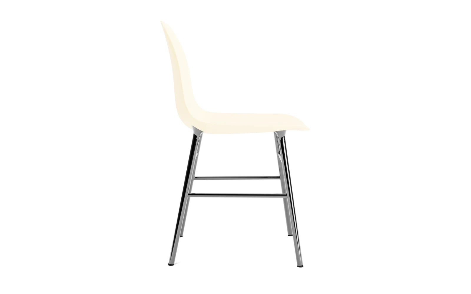 Form Stuhl Creme/Chrom in  präsentiert im Onlineshop von KAQTU Design AG. Stuhl ist von Normann Copenhagen
