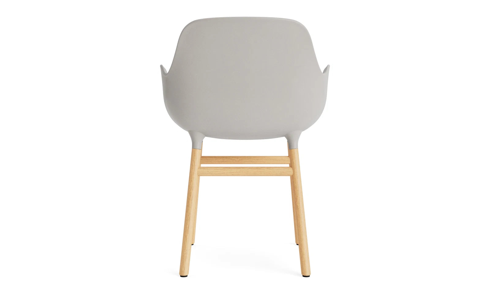 Form Lehnstuhl Eiche Warmes grau in  präsentiert im Onlineshop von KAQTU Design AG. Stuhl mit Armlehne ist von Normann Copenhagen