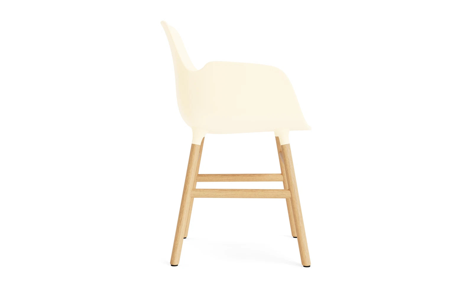 Form Lehnstuhl Eiche Creme in  präsentiert im Onlineshop von KAQTU Design AG. Stuhl mit Armlehne ist von Normann Copenhagen