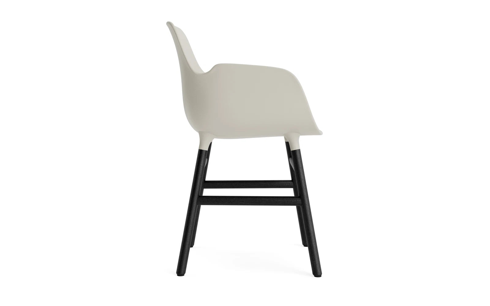 Form Lehnstuhl Hellgrau/schwarz in  präsentiert im Onlineshop von KAQTU Design AG. Stuhl mit Armlehne ist von Normann Copenhagen