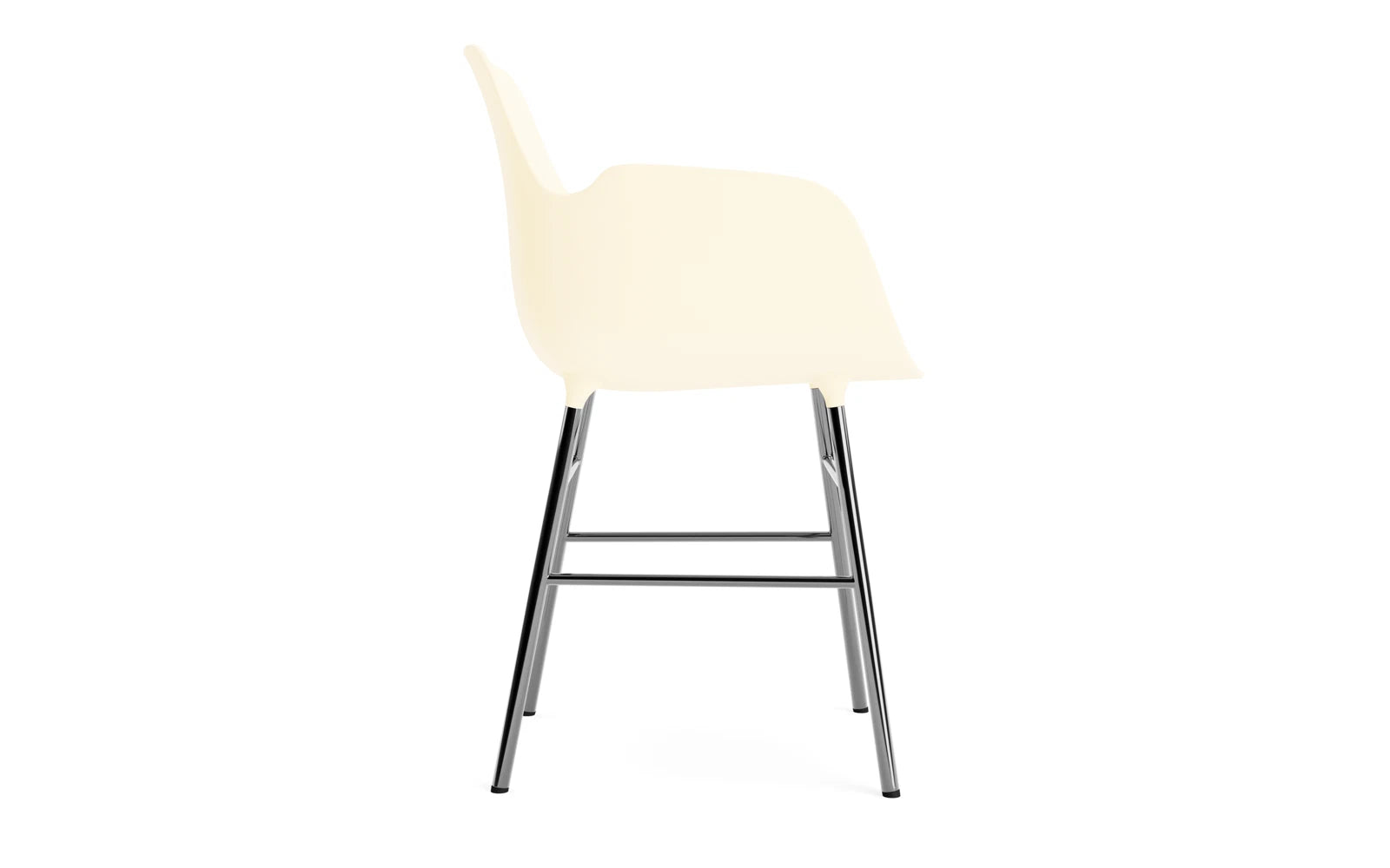 Form Lehnstuhl Chrom Creme in  präsentiert im Onlineshop von KAQTU Design AG. Stuhl mit Armlehne ist von Normann Copenhagen