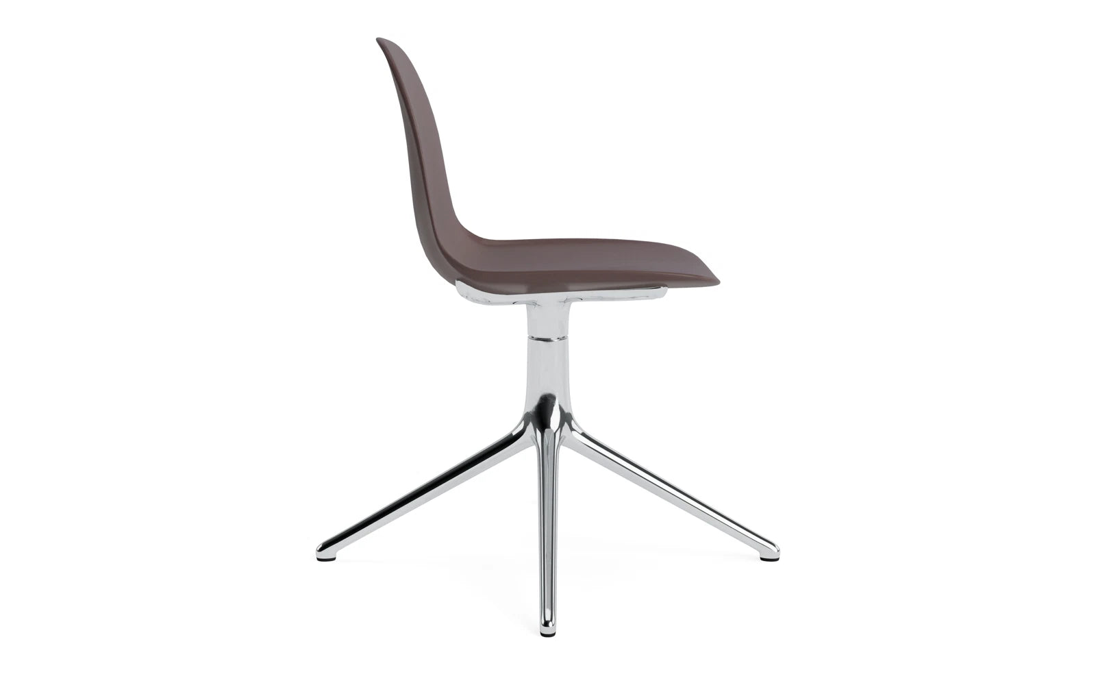 Form Drehstuhl Braun/Aluminium in  präsentiert im Onlineshop von KAQTU Design AG. Drehstuhl ist von Normann Copenhagen