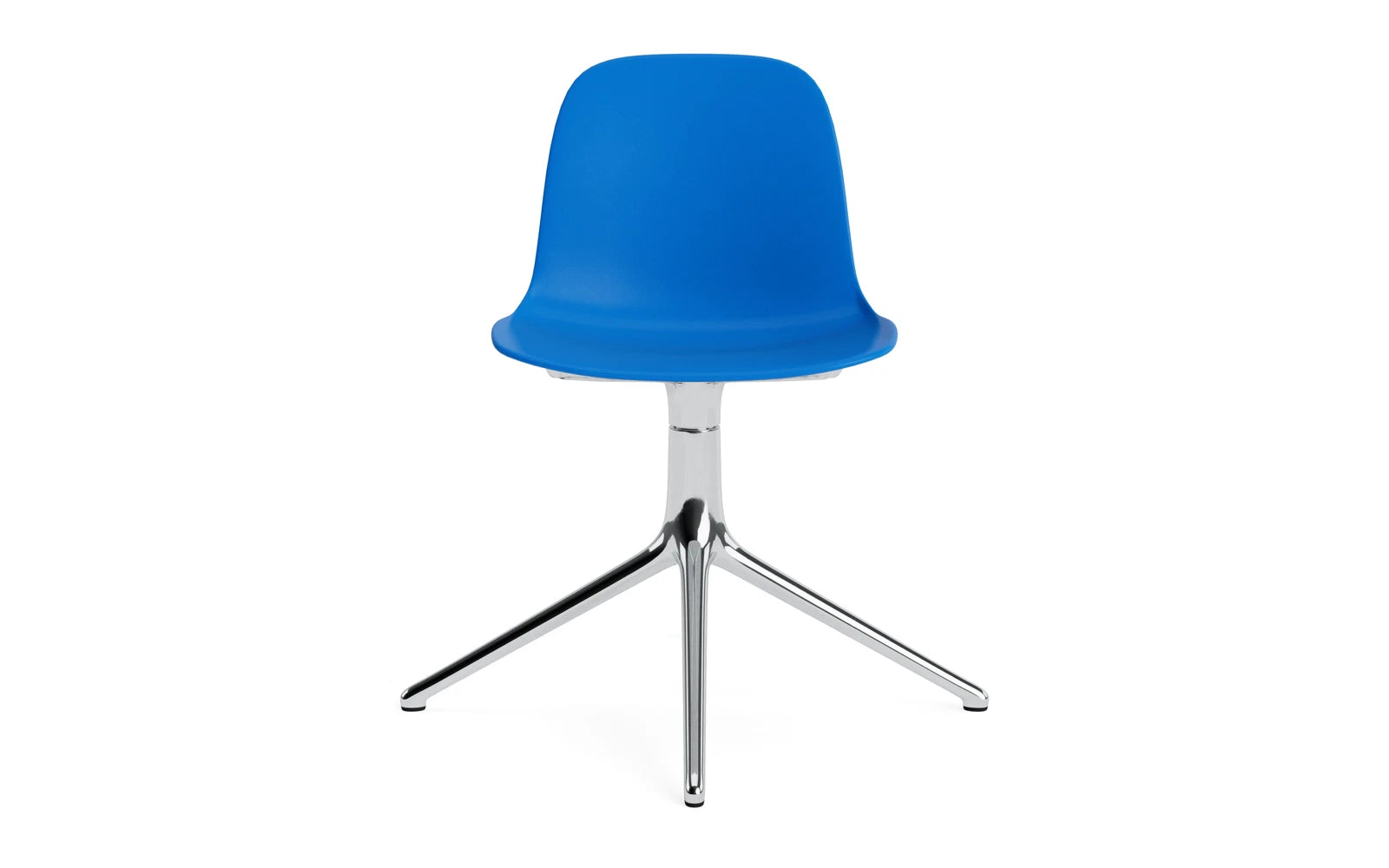 Form Drehstuhl Leuchtendes Leuchtendes Blau/Aluminium in  präsentiert im Onlineshop von KAQTU Design AG. Drehstuhl ist von Normann Copenhagen