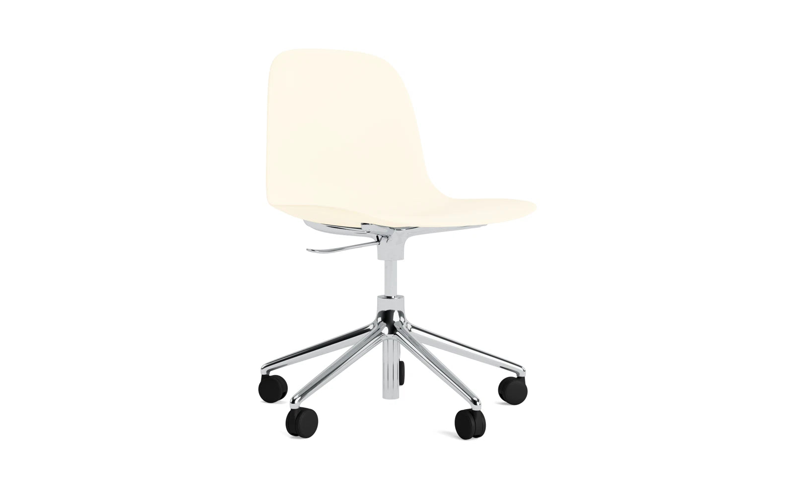 Form Drehstuhl mit Rollen Creme/Aluminium in  präsentiert im Onlineshop von KAQTU Design AG. Drehstuhl ist von Normann Copenhagen