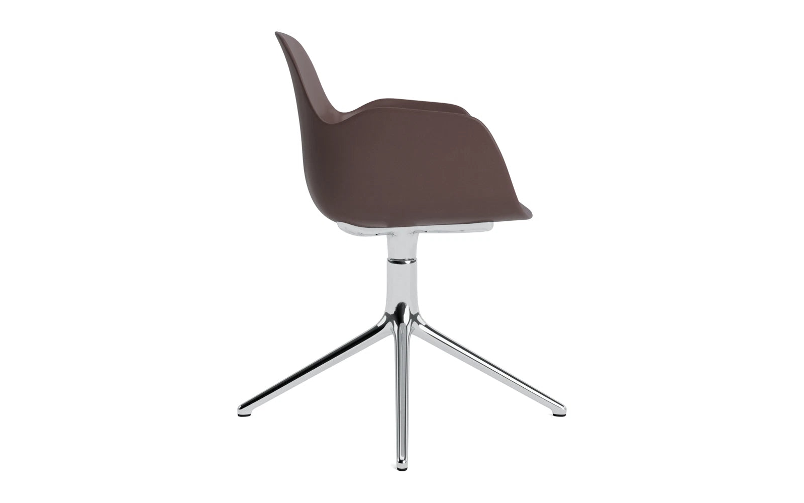 Form Drehsessel Braun/Aluminium in  präsentiert im Onlineshop von KAQTU Design AG. Sessel ist von Normann Copenhagen