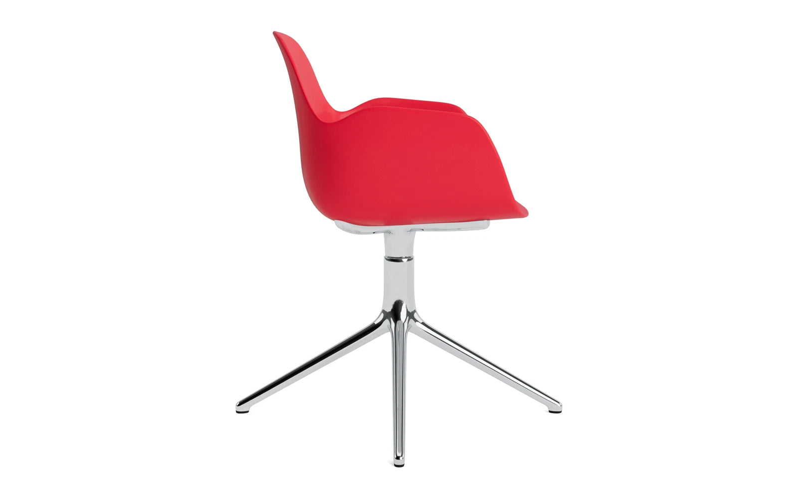 Form Drehsessel Leuchtendes rot/Aluminium in  präsentiert im Onlineshop von KAQTU Design AG. Sessel ist von Normann Copenhagen