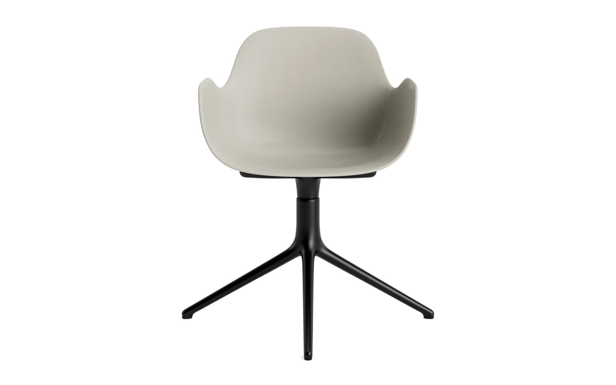 Form Drehstuhl Hellgrau/schwarzes Aluminium in Hellgrau präsentiert im Onlineshop von KAQTU Design AG. Bürostuhl ist von Normann Copenhagen