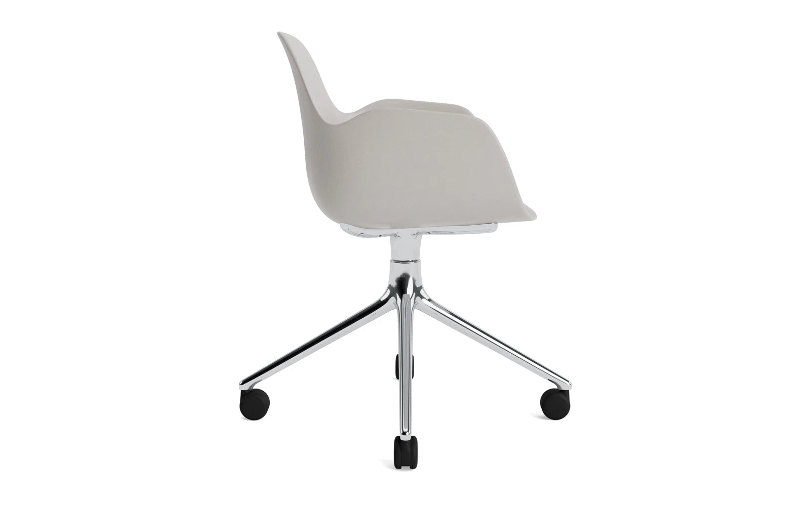 Form Drehsessel 4W Aluminium/Warmes grau in  präsentiert im Onlineshop von KAQTU Design AG. Sessel ist von Normann Copenhagen