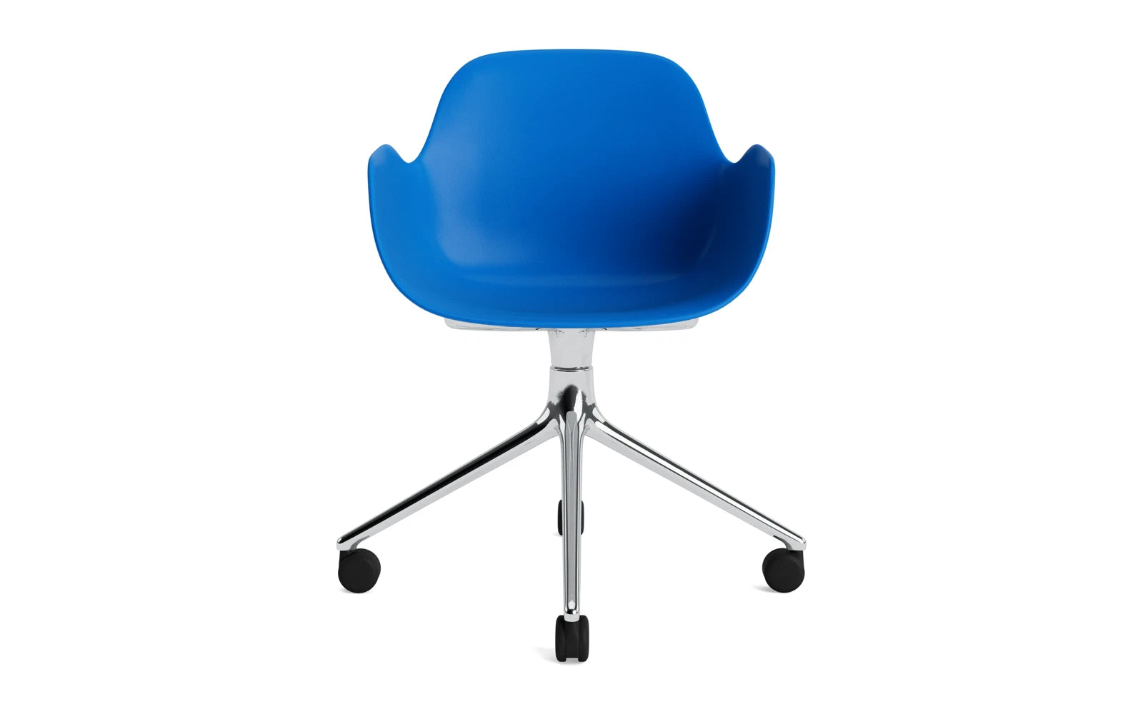 Form Drehsessel 4W Aluminium/Leuchtendes blau in  präsentiert im Onlineshop von KAQTU Design AG. Sessel ist von Normann Copenhagen