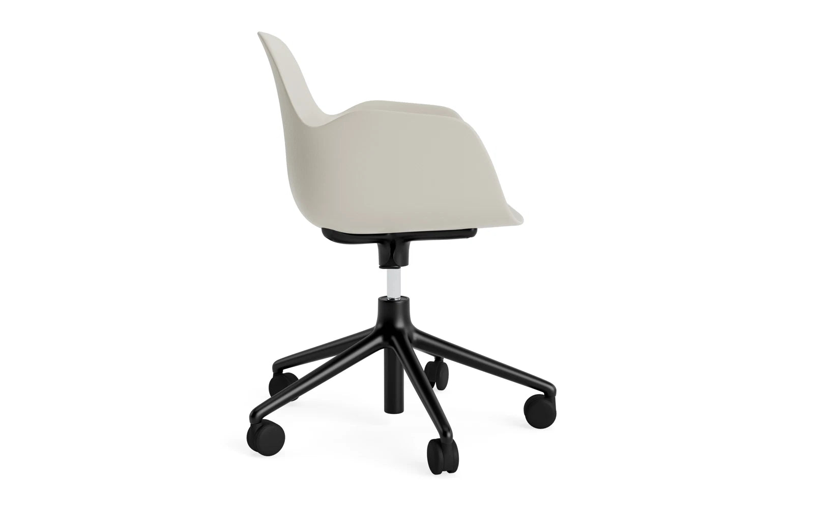 Form Drehsessel mit Rollen Hellgrau/schwarzes Aluminium in  präsentiert im Onlineshop von KAQTU Design AG. Sessel ist von Normann Copenhagen
