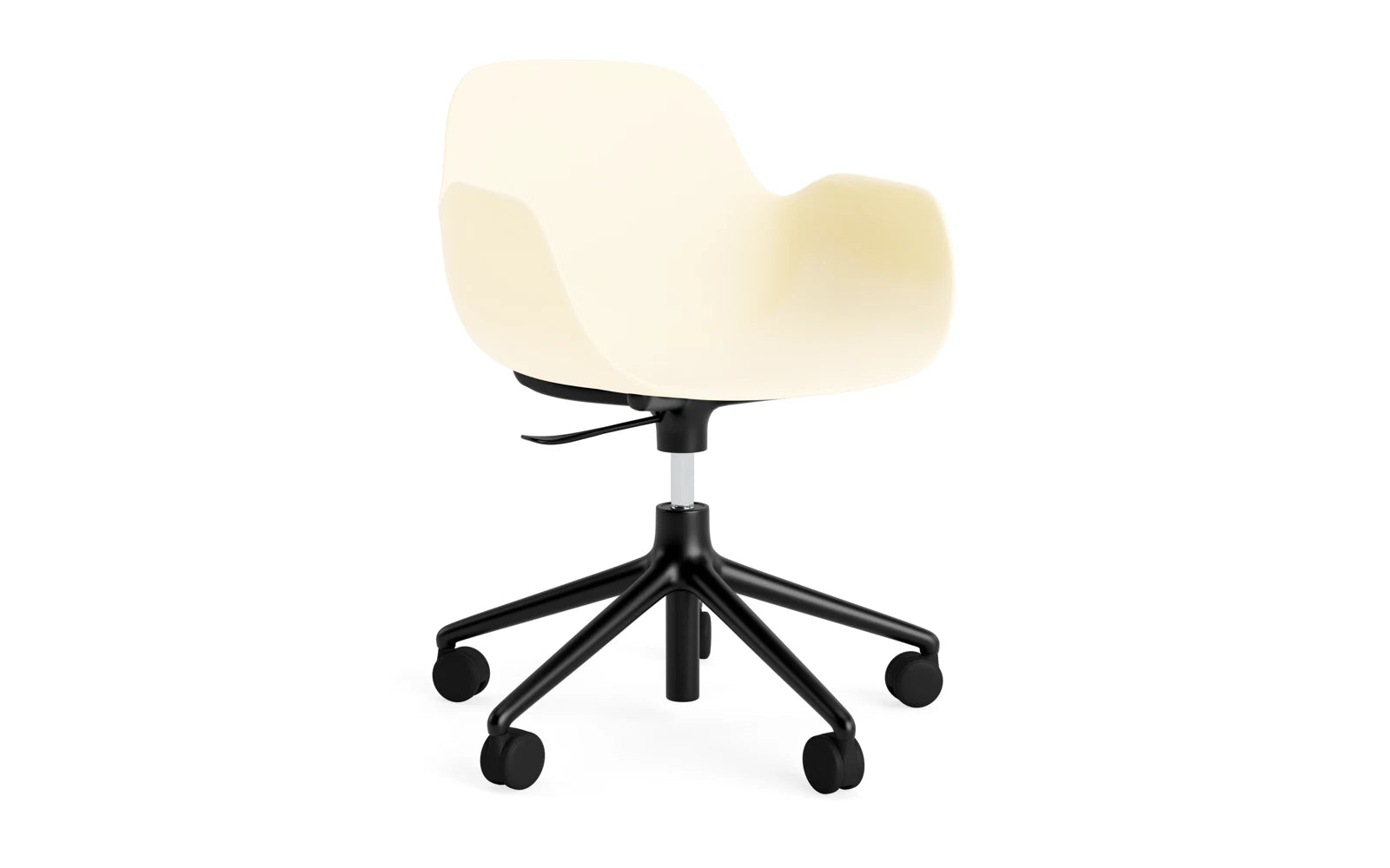 Form Drehsessel mit Rollen Creme/schwarzes Aluminium in  präsentiert im Onlineshop von KAQTU Design AG. Sessel ist von Normann Copenhagen