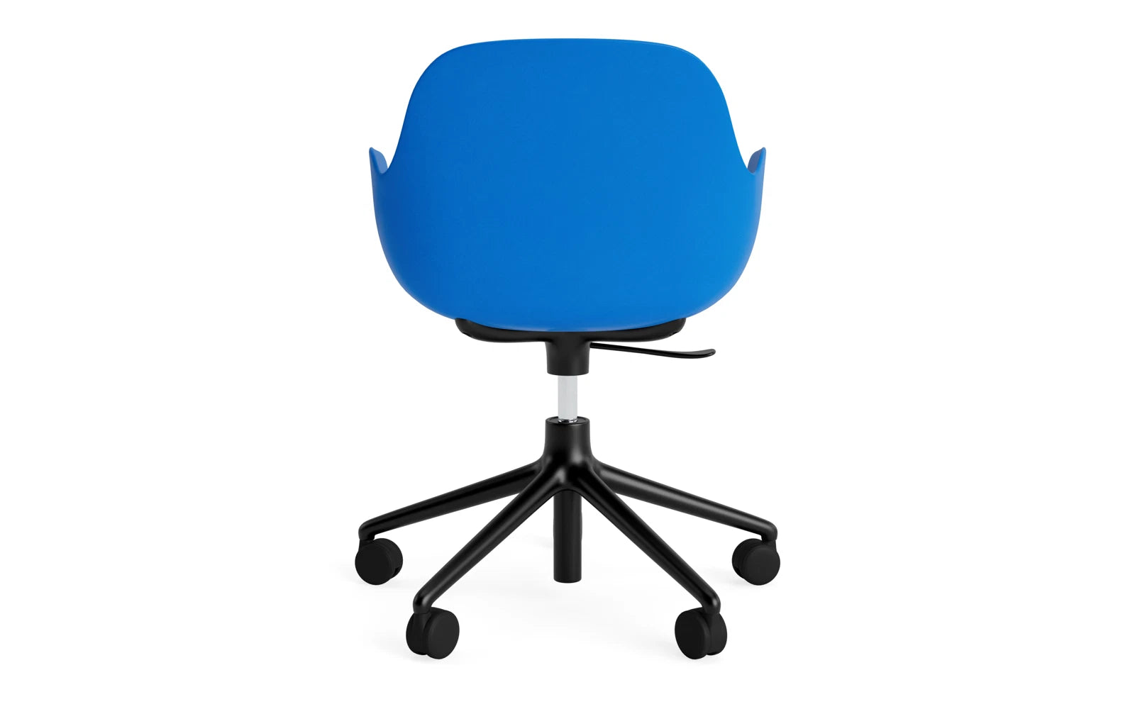 Form Drehsessel mit Rollen Leuchtendes blau/schwarzes Aluminium in  präsentiert im Onlineshop von KAQTU Design AG. Sessel ist von Normann Copenhagen