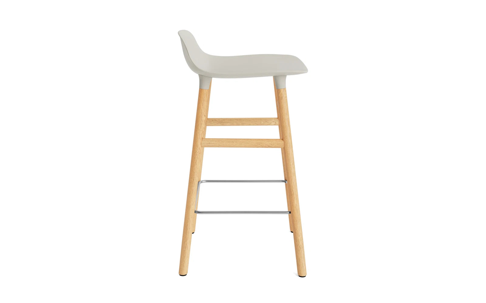 Form Barstuhl 65 cm hellgrau/Eiche in  präsentiert im Onlineshop von KAQTU Design AG. Barstuhl ist von Normann Copenhagen