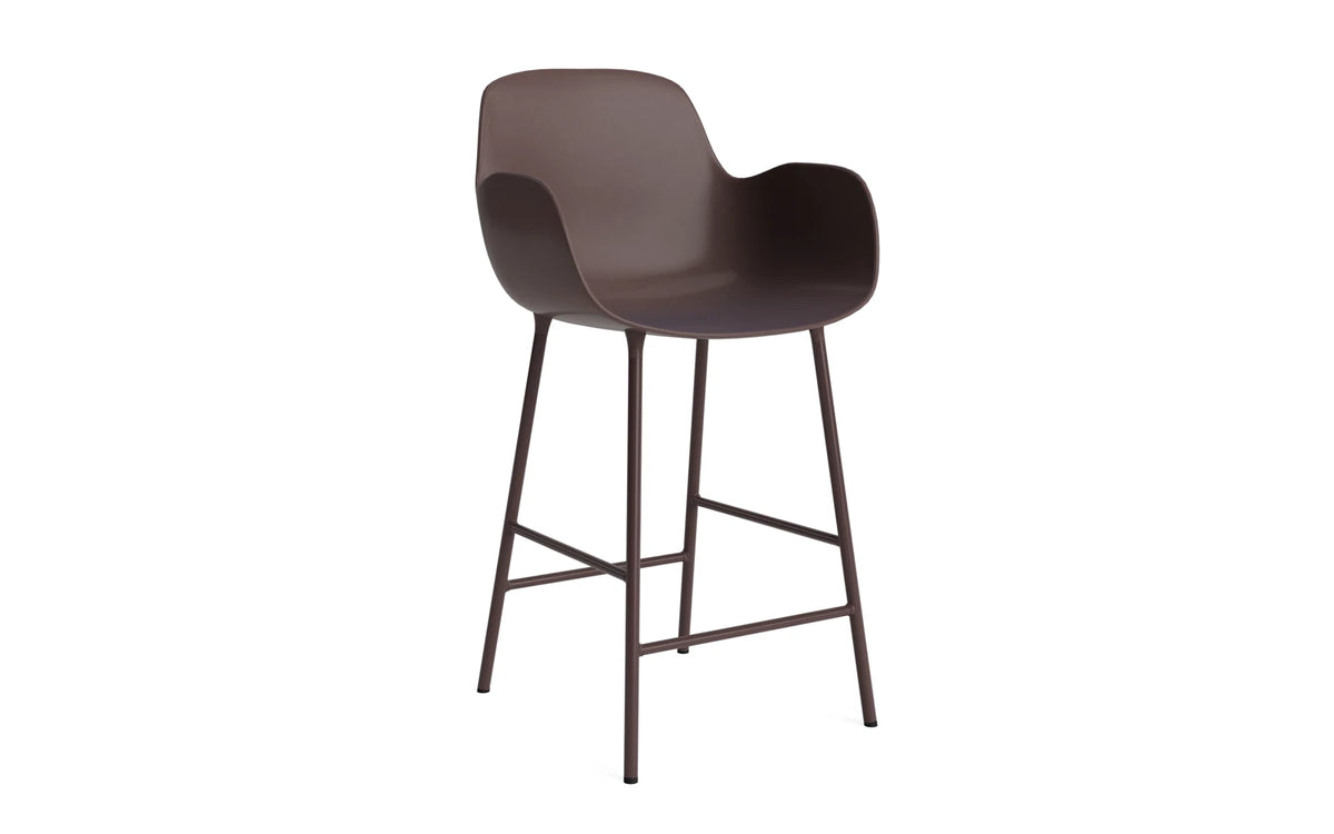 Form Barstuhl mit Armlehne 65 cm Stahl/Braun in Braun präsentiert im Onlineshop von KAQTU Design AG. Barstuhl ist von Normann Copenhagen