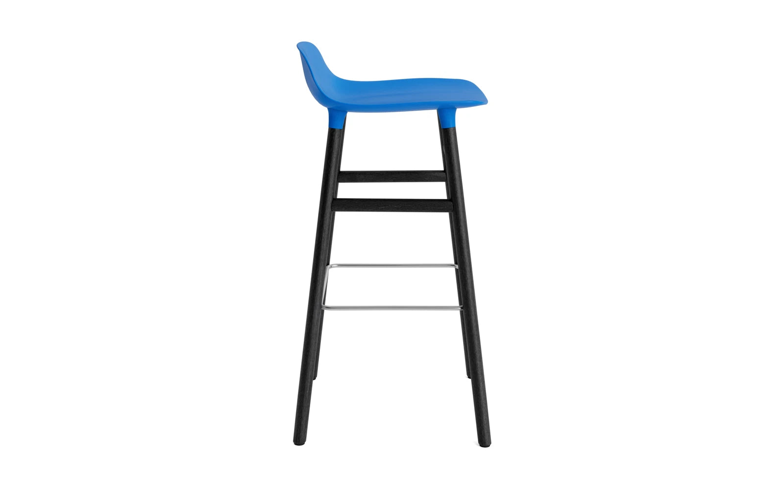 Form Barstuhl 75 cm Leuchtendes Blau/schwarz in  präsentiert im Onlineshop von KAQTU Design AG. Barstuhl ist von Normann Copenhagen