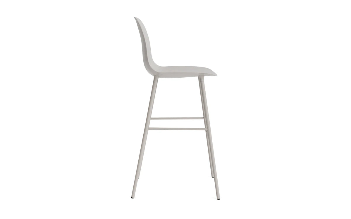 Form Barstuhl 75 cm Stahl Warmes grau in Warmes grau präsentiert im Onlineshop von KAQTU Design AG. Barstuhl ist von Normann Copenhagen