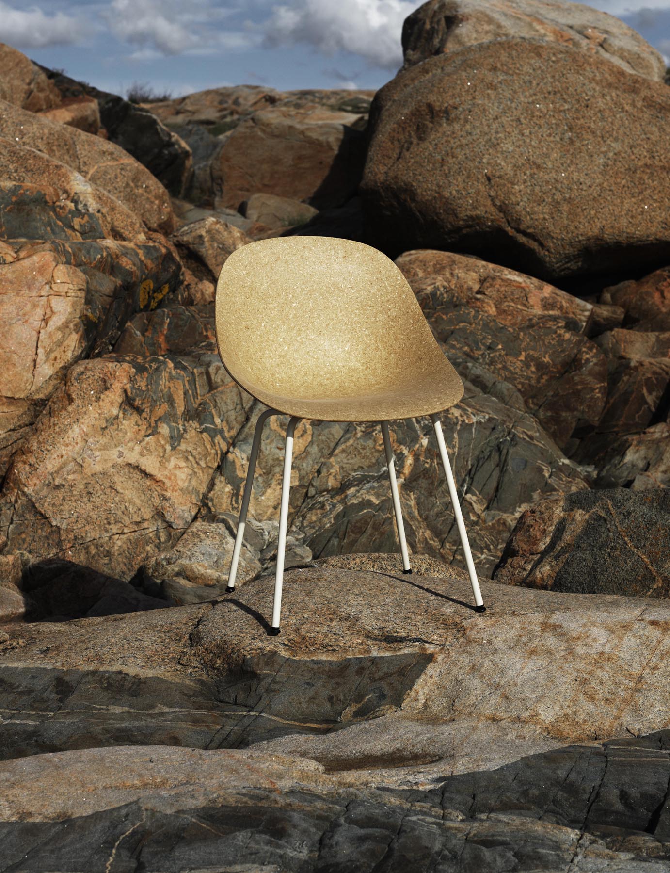 Mat Stuhl Creme stahl Hanf in  präsentiert im Onlineshop von KAQTU Design AG. Stuhl ist von Normann Copenhagen