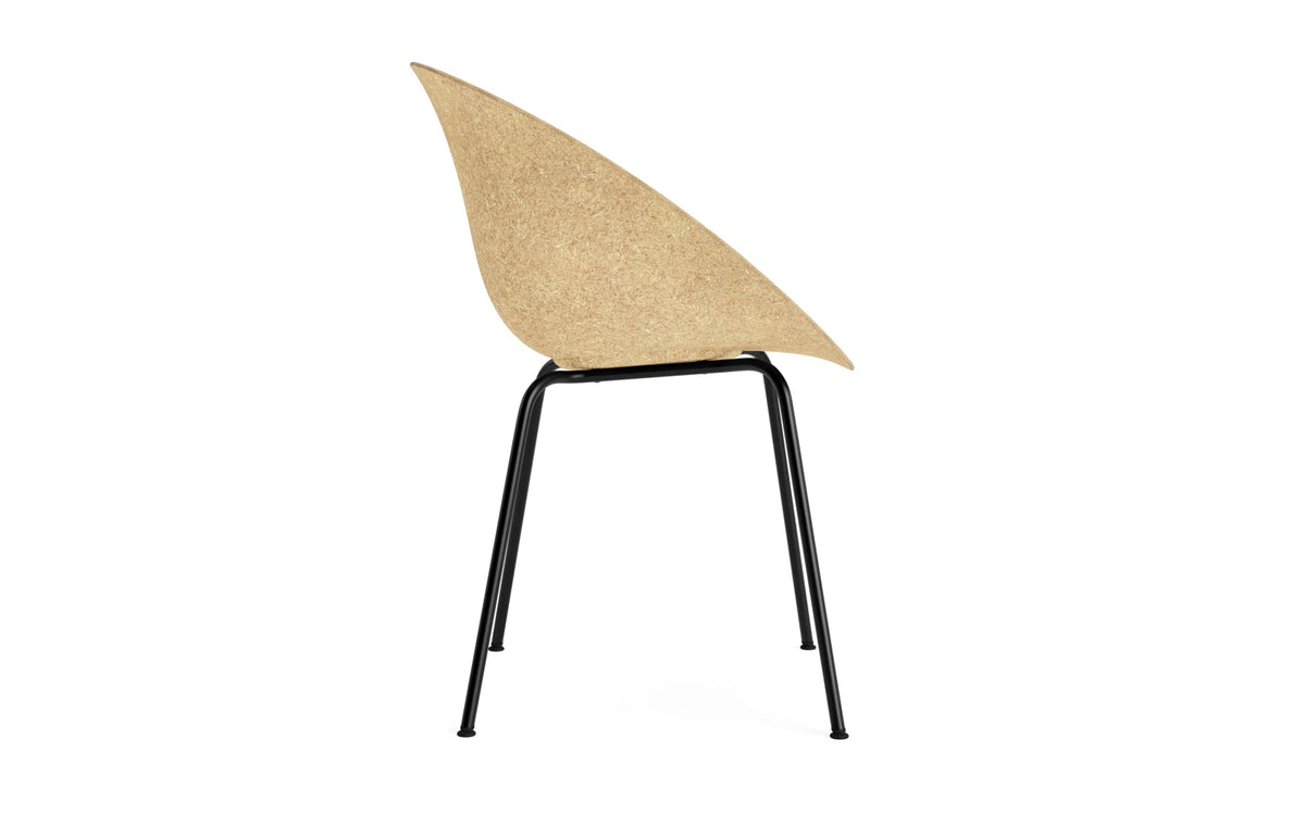 Mat Lehnstuhl schwarzes Stahl Hanf in Hanf präsentiert im Onlineshop von KAQTU Design AG. Stuhl mit Armlehne ist von Normann Copenhagen