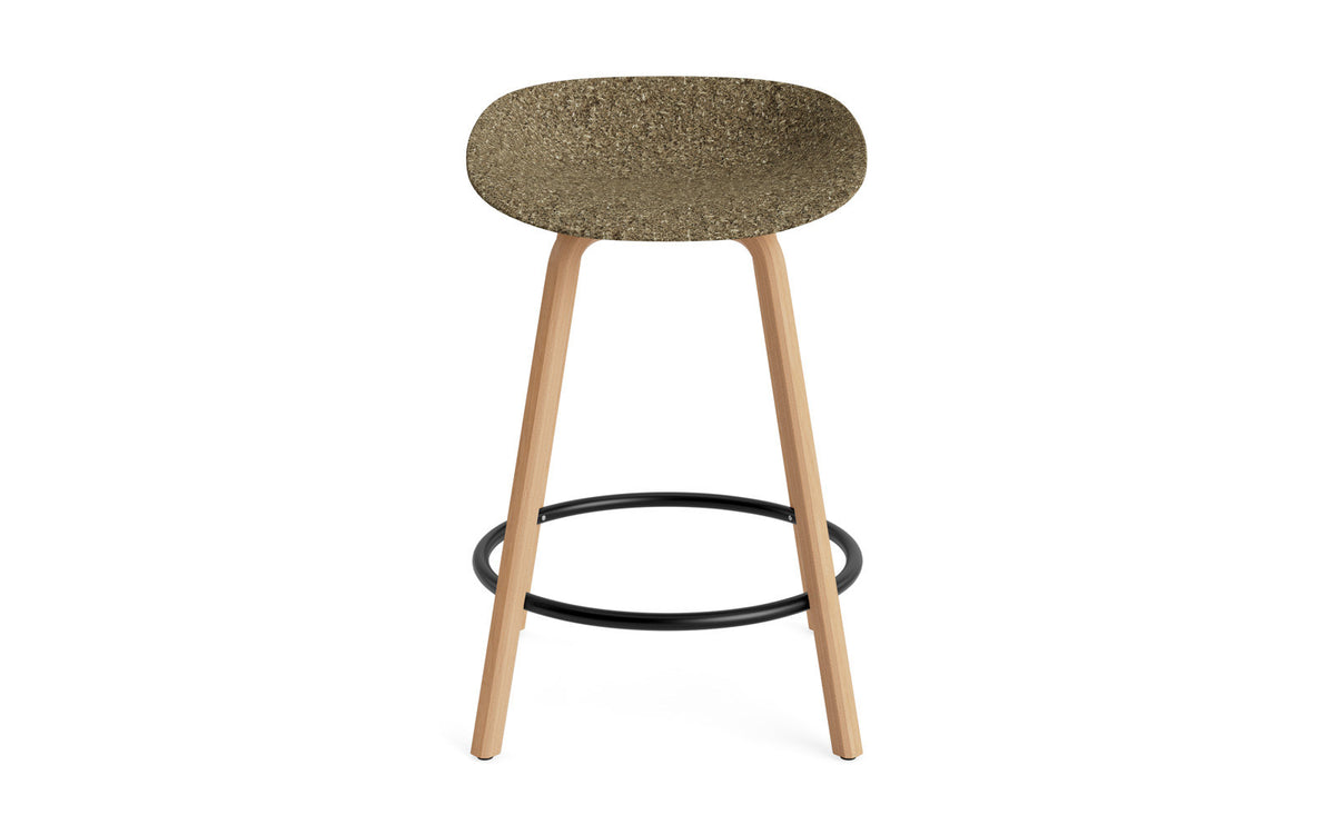 Mat Barstuhl 65 cm Buchenholz/schwarz in Seegras präsentiert im Onlineshop von KAQTU Design AG. Barstuhl ist von Normann Copenhagen