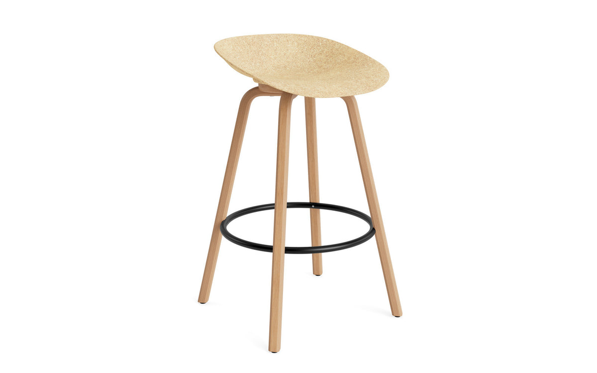 Mat Barstuhl 75 cm Buchenholz/schwarz in Hanffasern präsentiert im Onlineshop von KAQTU Design AG. Barstuhl ist von Normann Copenhagen