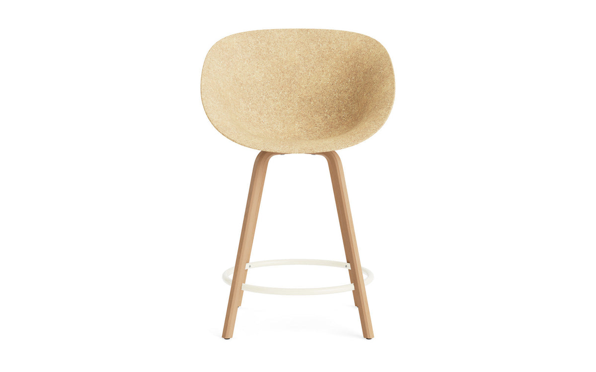 Mat Barstuhl mit Armlehne 65 cm Buchenholz/creme in Hanffasern präsentiert im Onlineshop von KAQTU Design AG. Barstuhl ist von Normann Copenhagen