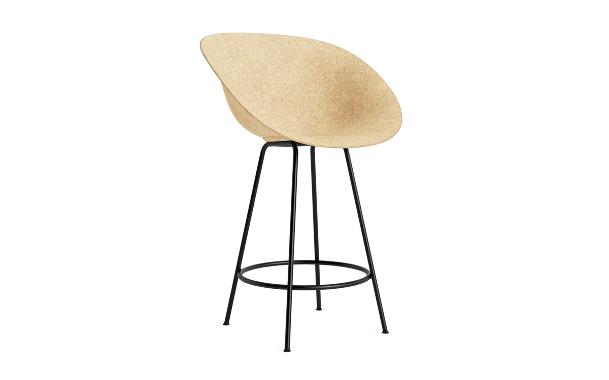 Mat Barstuhl mit Armlehne 65 cm schwarzes Stahl Hanf in Hanf präsentiert im Onlineshop von KAQTU Design AG. Barstuhl ist von Normann Copenhagen
