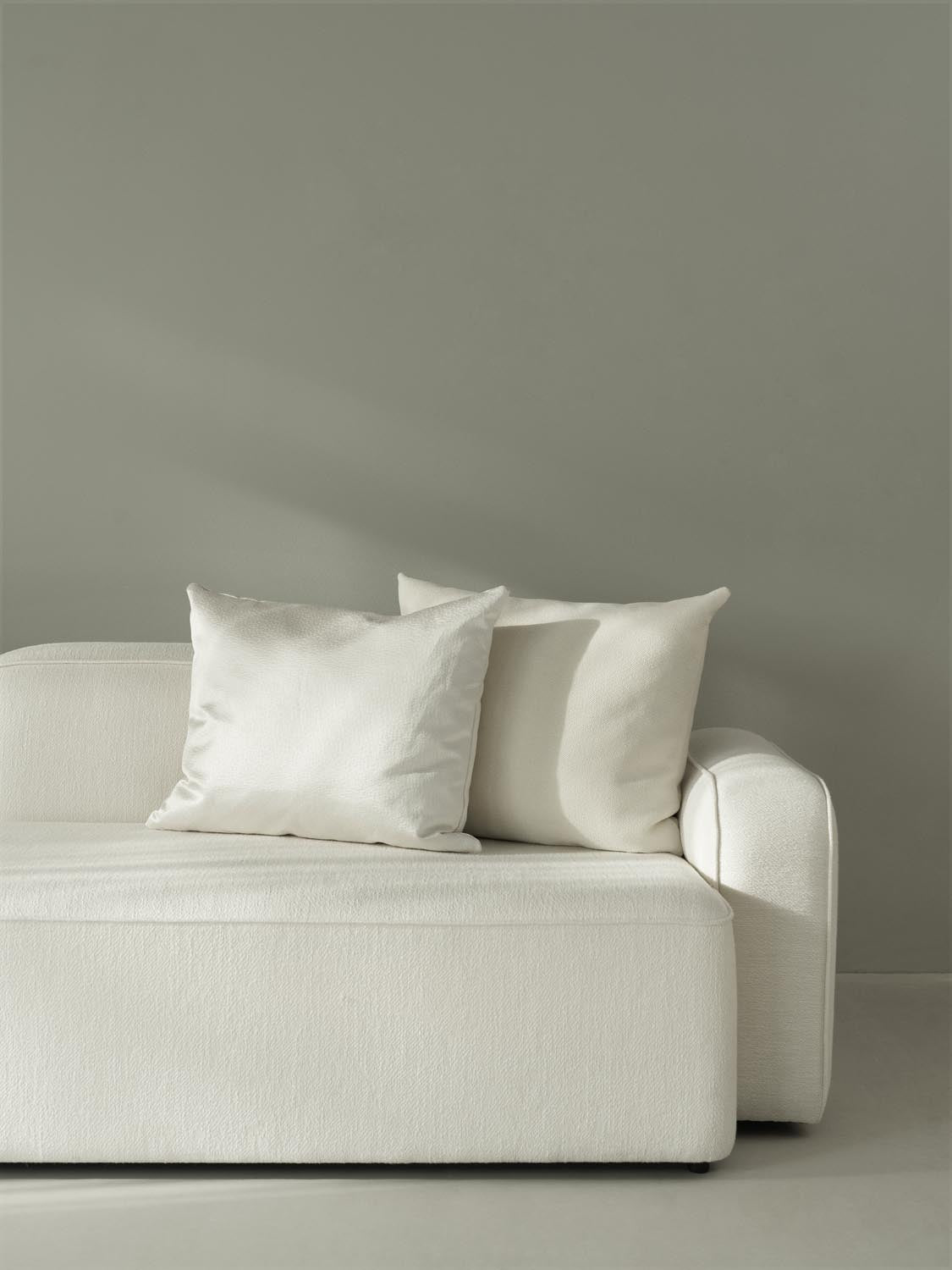 Re Kissen in Grautöne präsentiert im Onlineshop von KAQTU Design AG. Deko Kissen ist von Normann Copenhagen