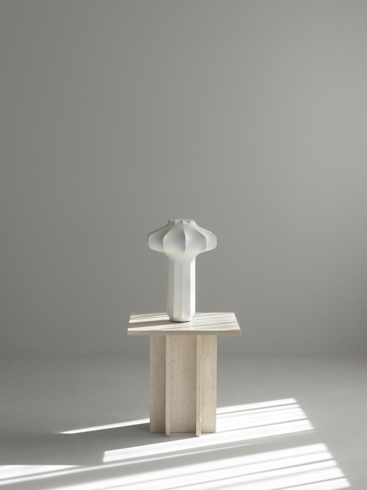 Phantom Leuchte in Table Lamp präsentiert im Onlineshop von KAQTU Design AG. Stehleuchte ist von Normann Copenhagen