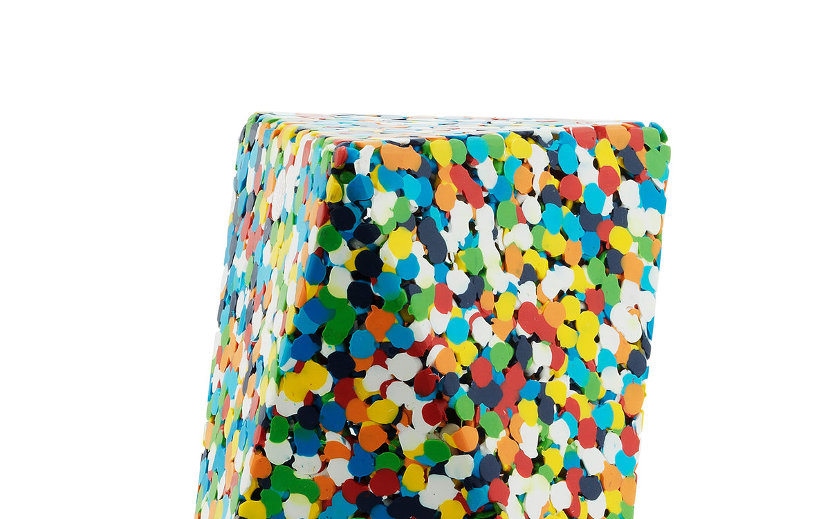 Delta Proust Side Table in Multi präsentiert im Onlineshop von KAQTU Design AG. Beistelltisch ist von Normann Copenhagen
