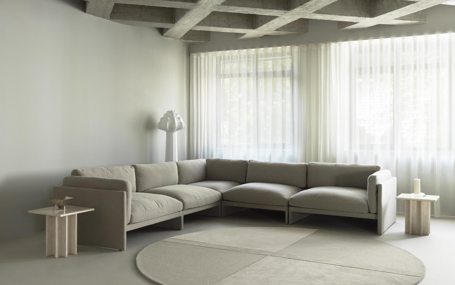 Softy modulares Sofa 4-sitzer mitt Chaise Longue in  präsentiert im Onlineshop von KAQTU Design AG. L-Sofa rechts ist von Normann Copenhagen