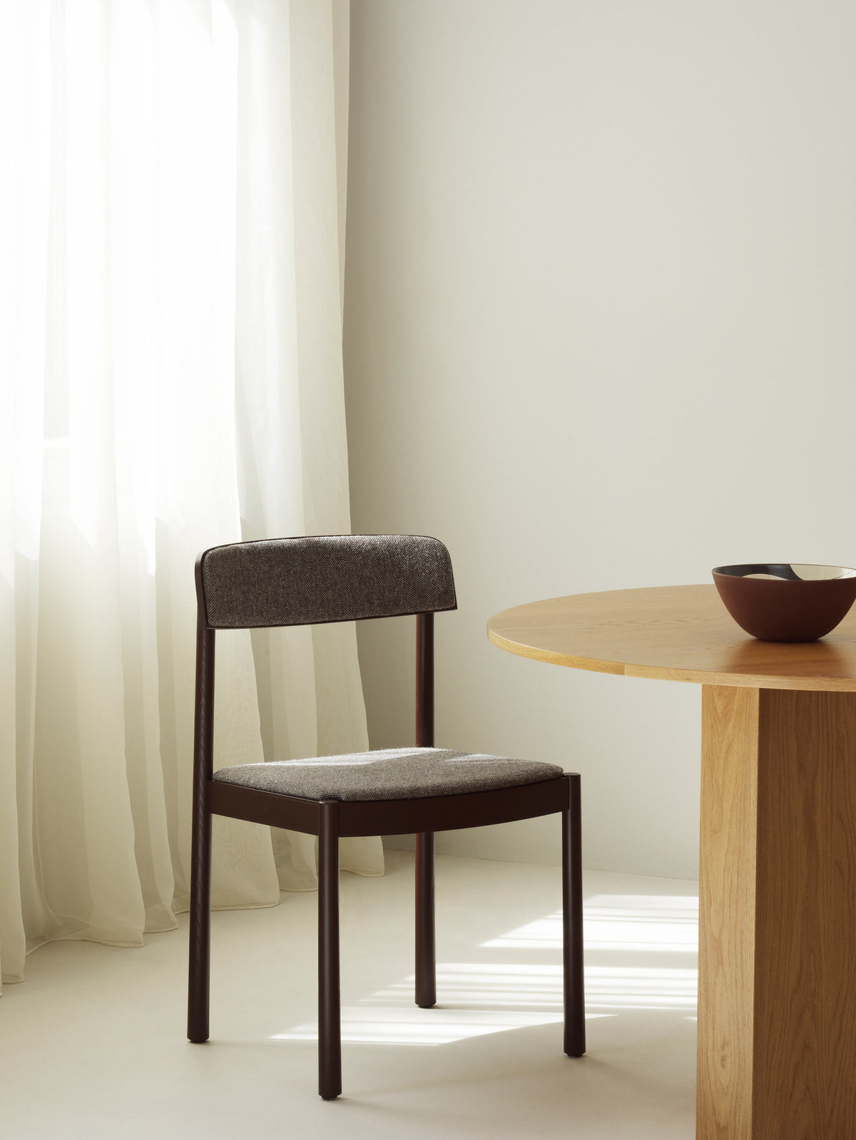 Timb Chair in Brown präsentiert im Onlineshop von KAQTU Design AG. Stuhl ist von Normann Copenhagen